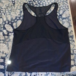 Lululemon top